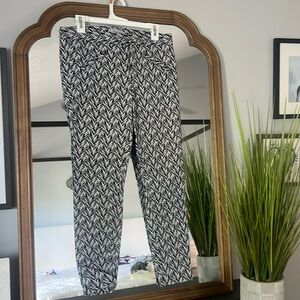 Skinny ankle length pants to make a statement